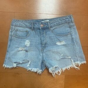 Forever 21 light-wash Distressed Jean Shorts Sz 28